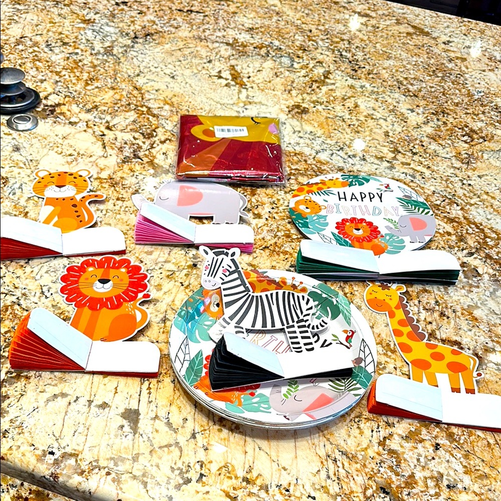 Jungle Safari Party Supplies Set - Multicolor